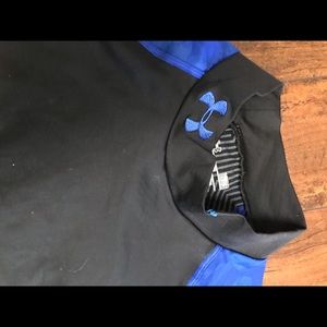 Men’s underarmour workout long sleeve